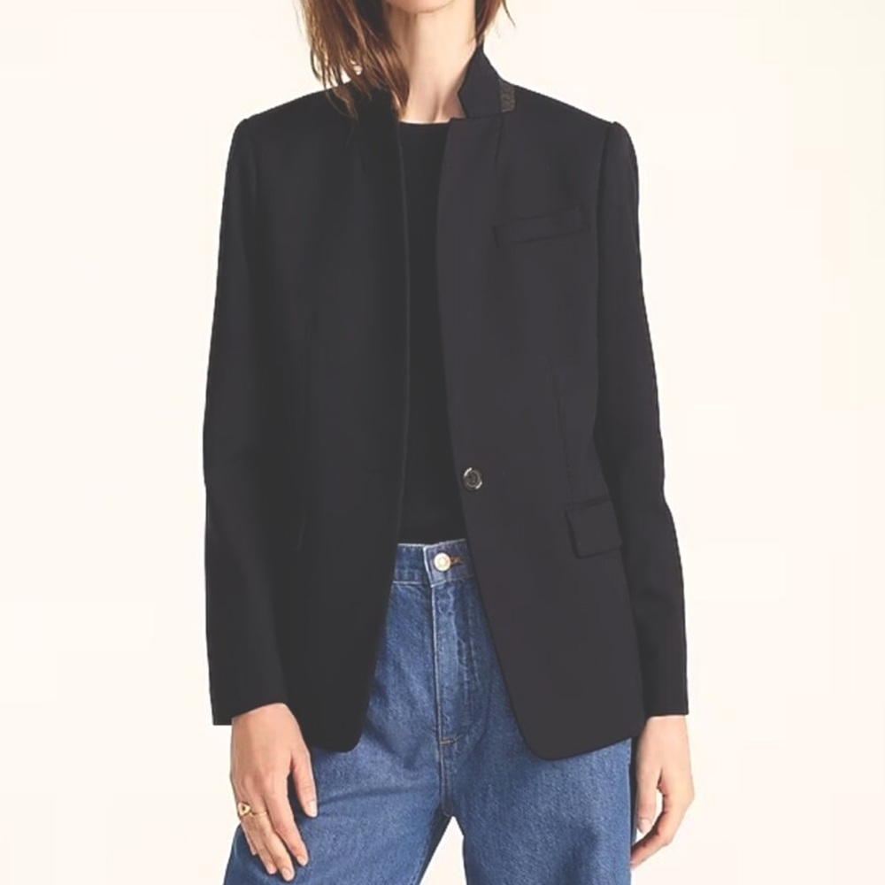Jcrew Women's Regent blazer in four-season stretch
Navy Blazer 0